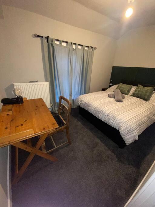 Mountain View Two Bedroom Llwynypia Экстерьер фото