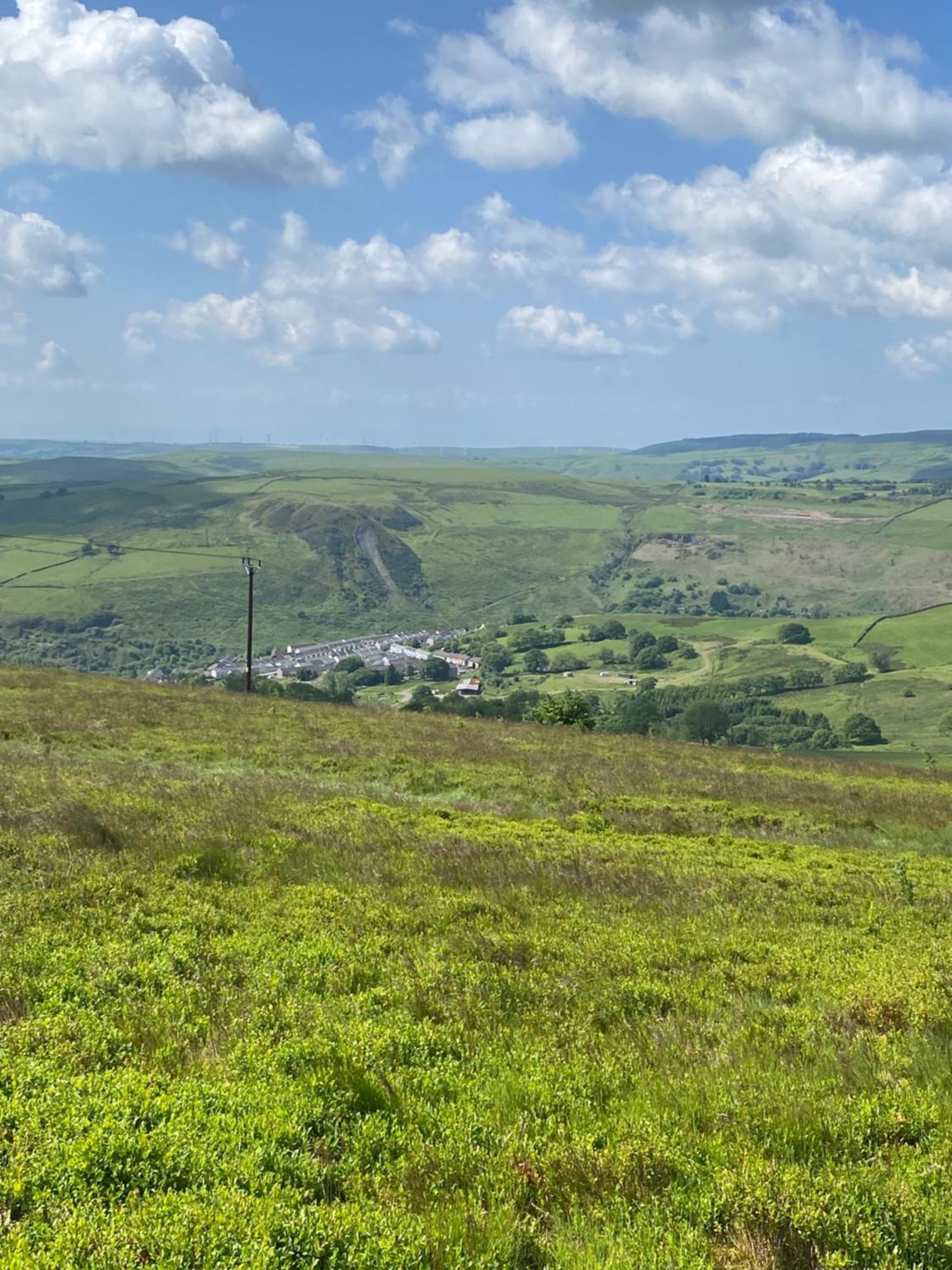 Mountain View Two Bedroom Llwynypia Экстерьер фото